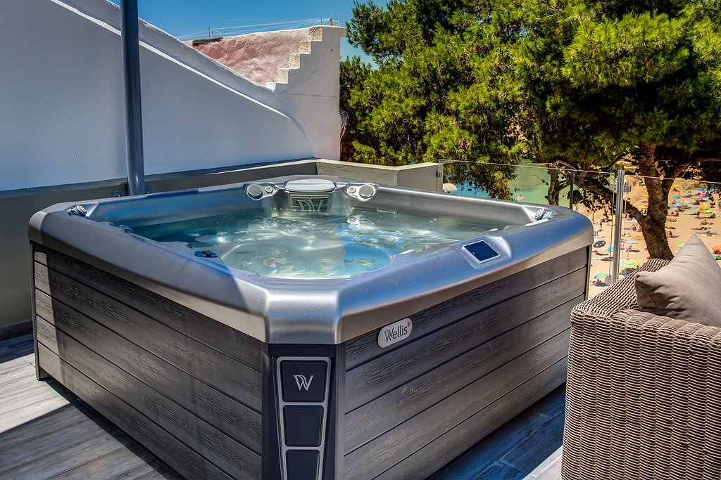 The Beach House T2 Jacuzzi | Holiday rentals Portugal