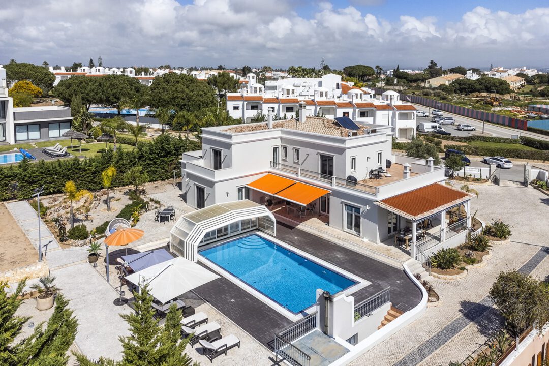 Villa Senhora da Rocha | Holiday rentals Portugal